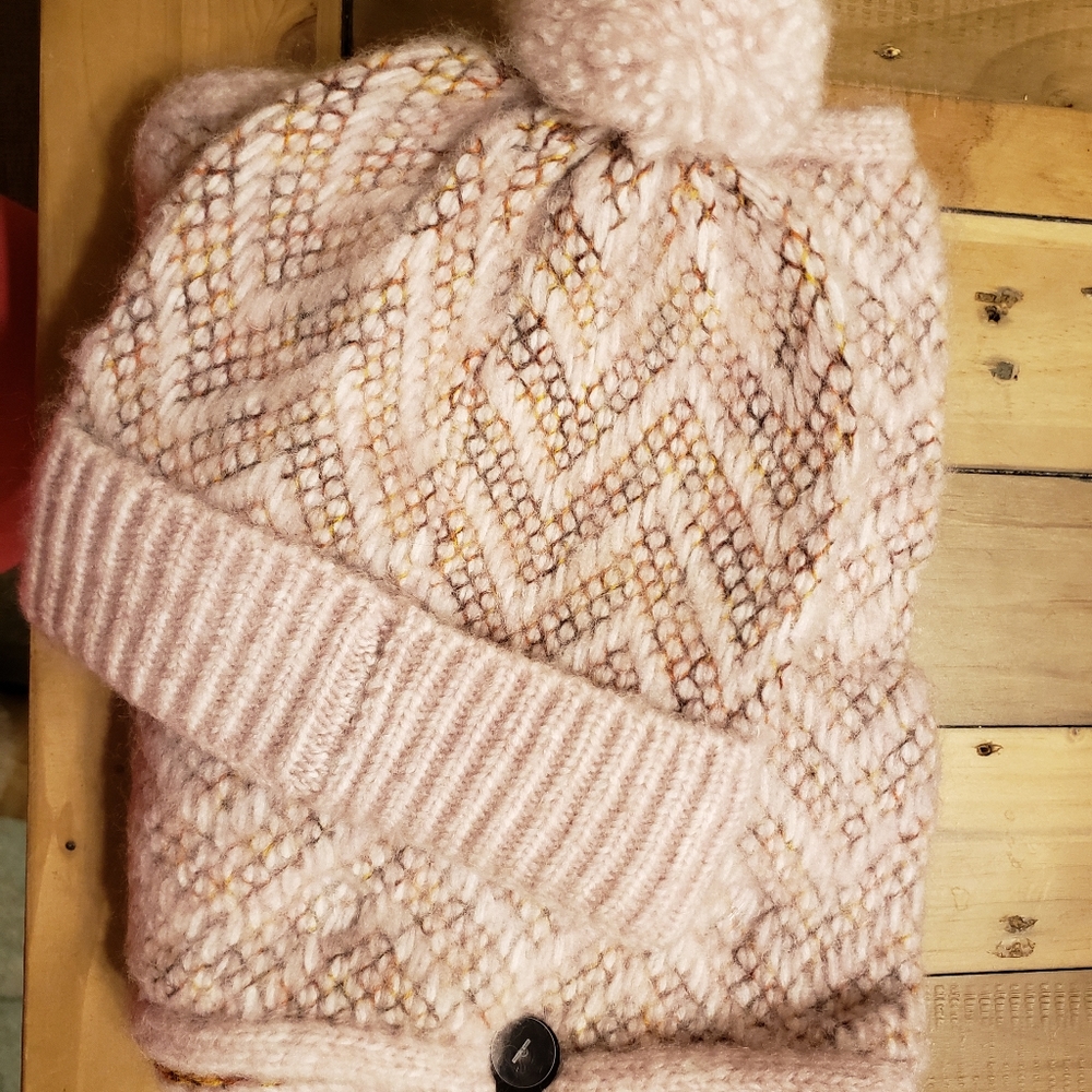 NWT Steve Madden womens hat and scarf